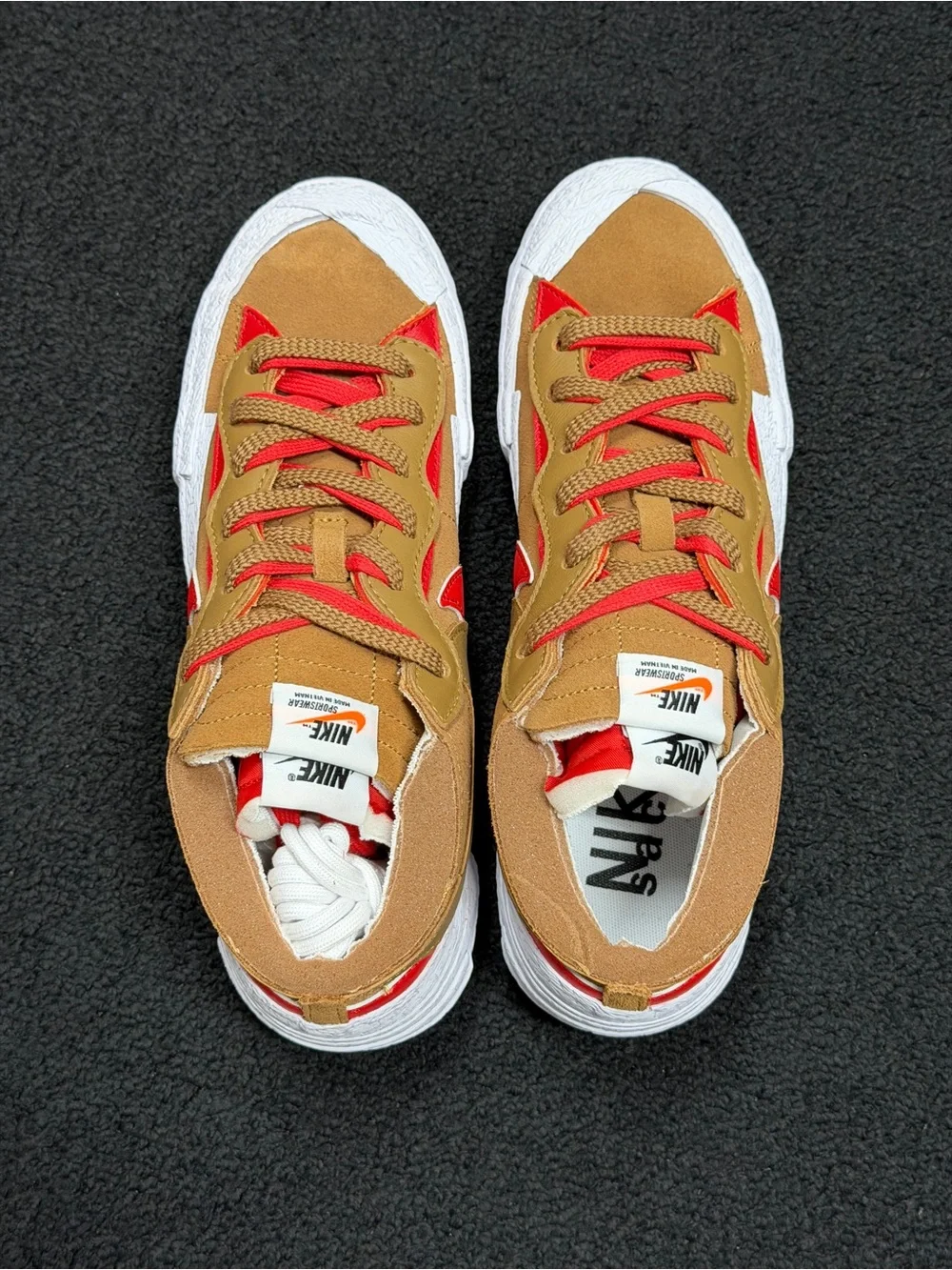 DS Nike Blazer Low Sacai size 8.5 Brand New 100% Authentic